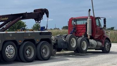 Heavy duty tow truck